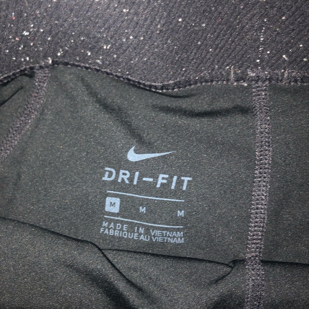 Nike pro 3” shorts size medium - Picture 3 of 3